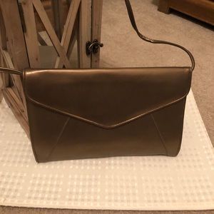 🎉HP🎉 Bronze clutch with attached strap